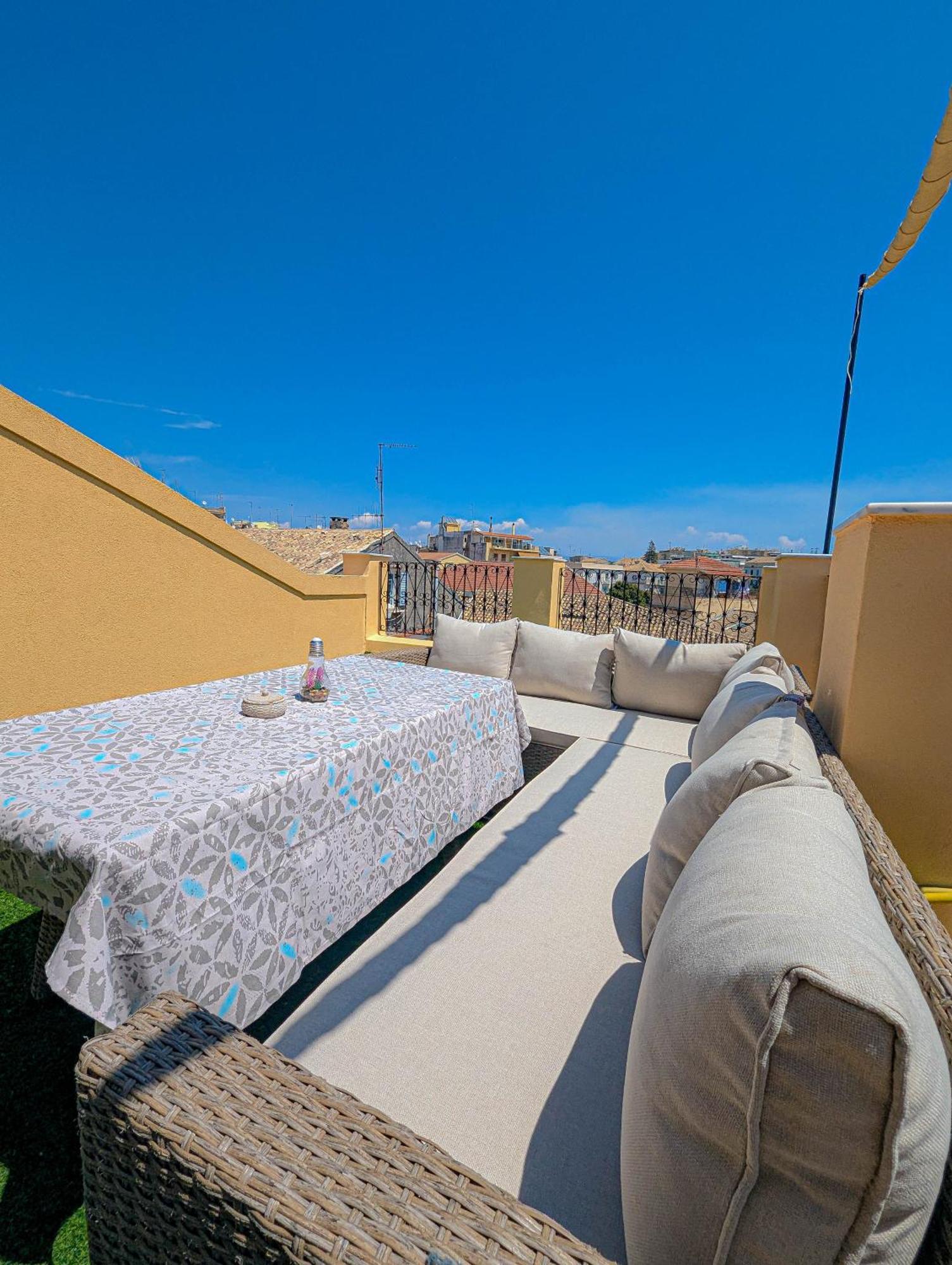 Ionian Pearl Apartments And Suites Corfu  ภายนอก รูปภาพ